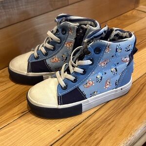 Bluey boys  or girls size 9 side zip High-Top Sneakers